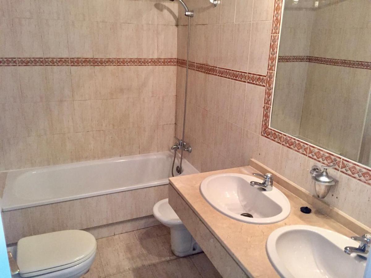 Amazing Apartment For Families Up To 6 Persons Benalmádena Exterior foto